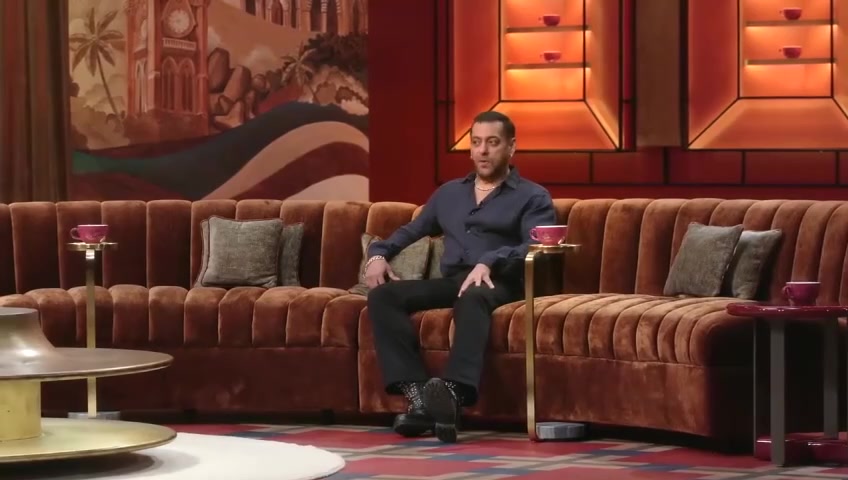 The same frame of Koffee with Karan on both screens